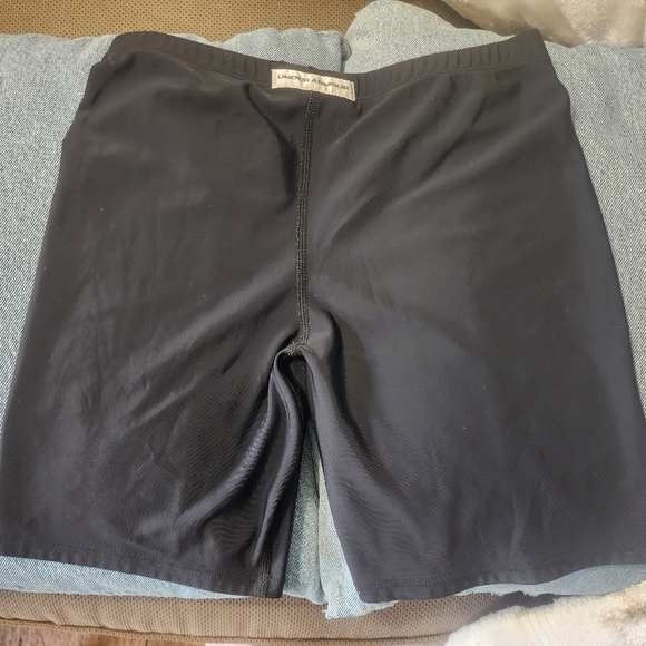 Under Armour black bike shorts women's small. - Picture 3 of 5